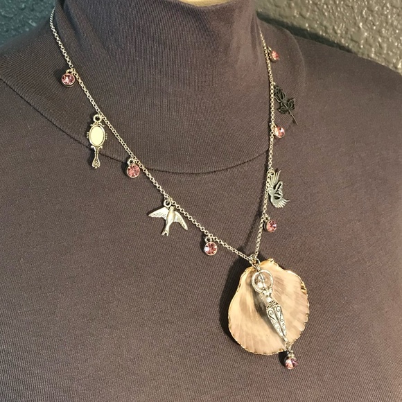 “Birth of Venus" Aphrodite Greek Roman Mythology Goddess Handmade Necklace - Picture 10 of 15